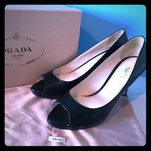 Prada black leather pumps heels